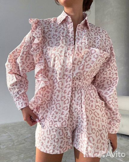 Костюм с шортами