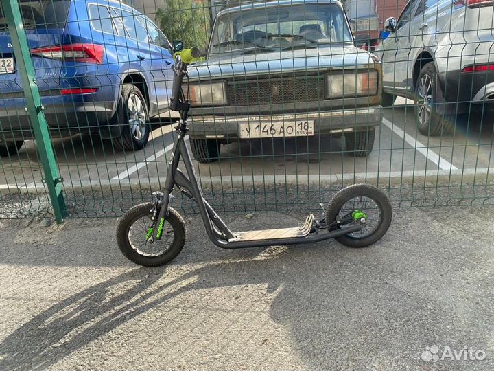 Внедорожный самокат Mongoose expo 12