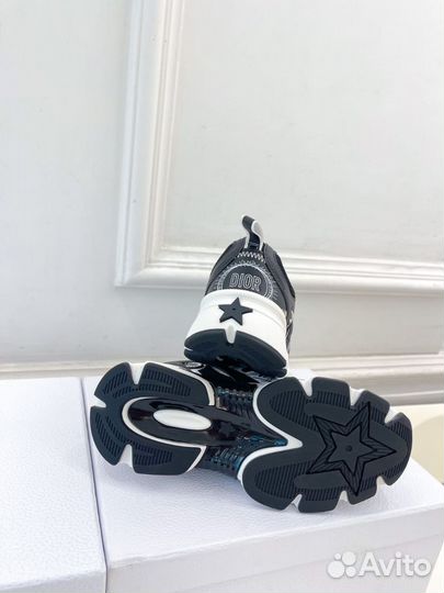 Кроссовки женские dior