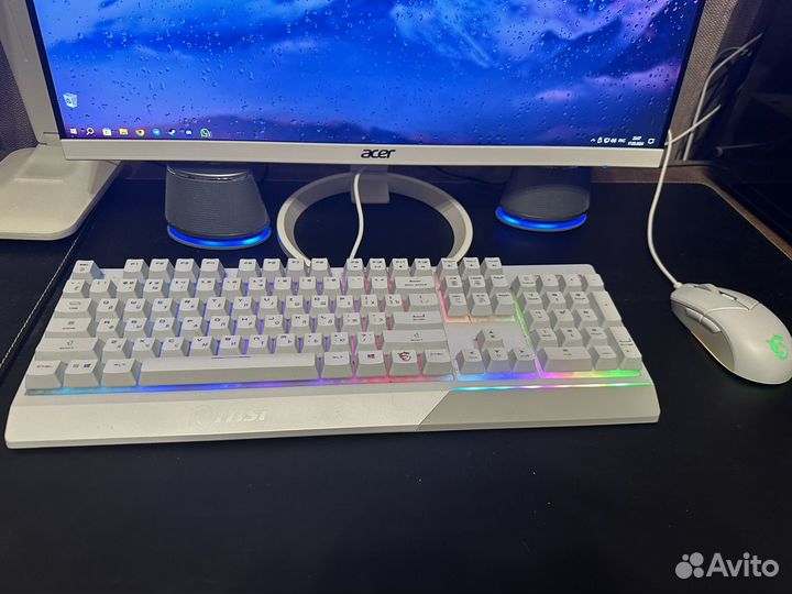 Игровой компьютер Клавиатура и мышка Наушники