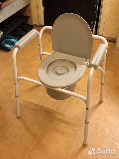 Кресло - туалет медицинское для больных людей