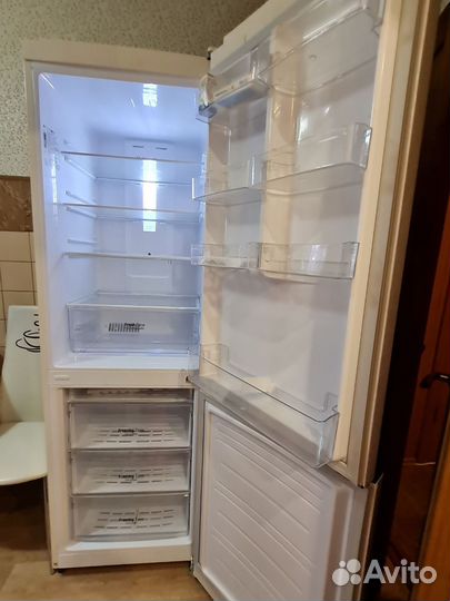 Холодильник новый