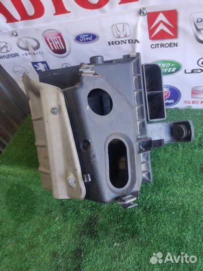 Корпус воздушного фильтра Audi A4 B5 1.8 APU 1999