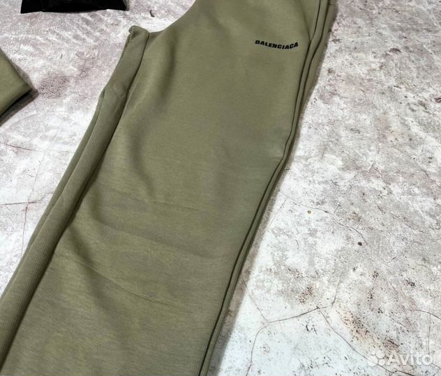 Спортивные костюмы Balenciaga