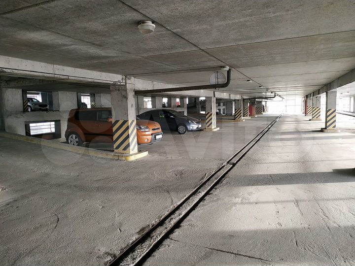 Машиноместо, 14 м²