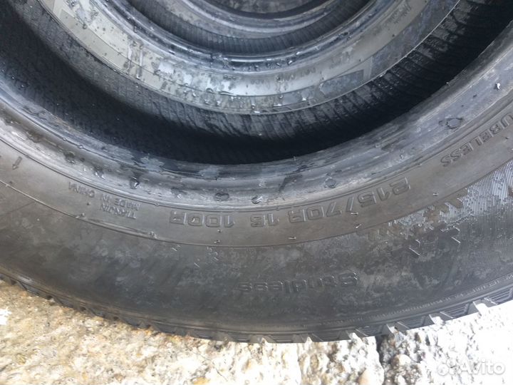 Kumho I'Zen KW31 215/70 R16