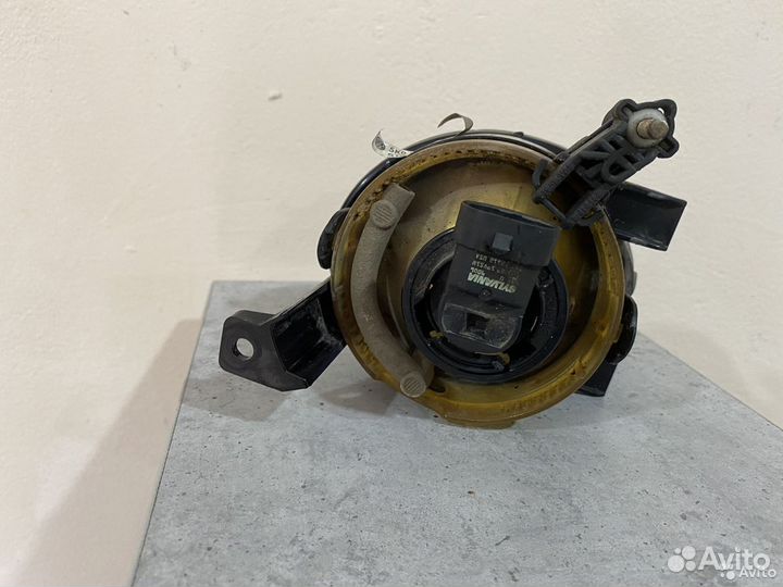 Фара противотуманная правая Volkswagen Tiguan