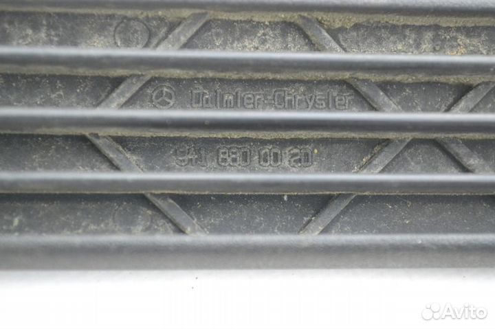 Ручка радиаторной решетки, правая mercedes-benz Ac