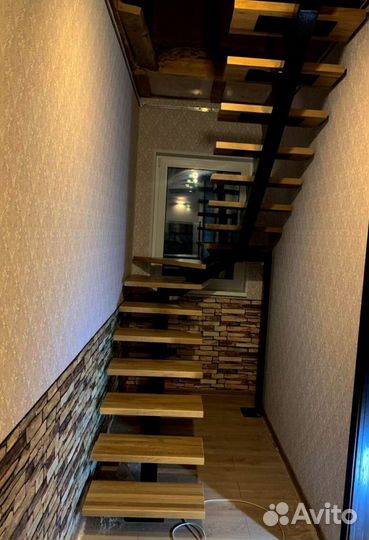 Лестница на металлокаркасе открытого типа