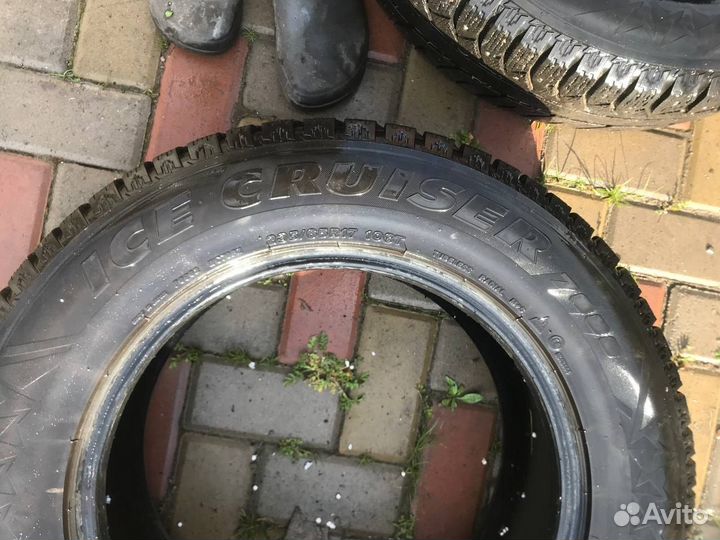 Bridgestone Ice Cruiser 7000 235/65 R17