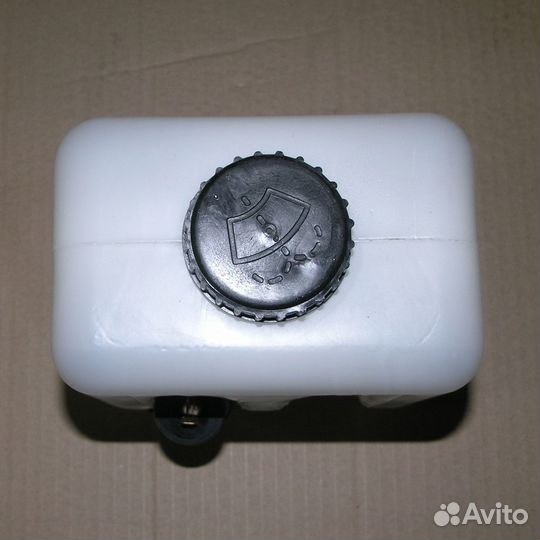 Бачок омывателя камаз, урал 2,5л в сборе с насосом