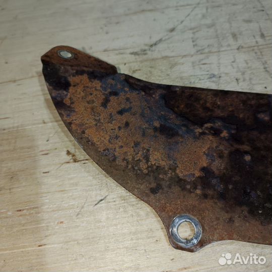 Пыльник картера Hyundai Santamo