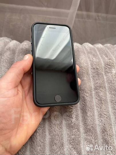 iPhone SE, 128 ГБ