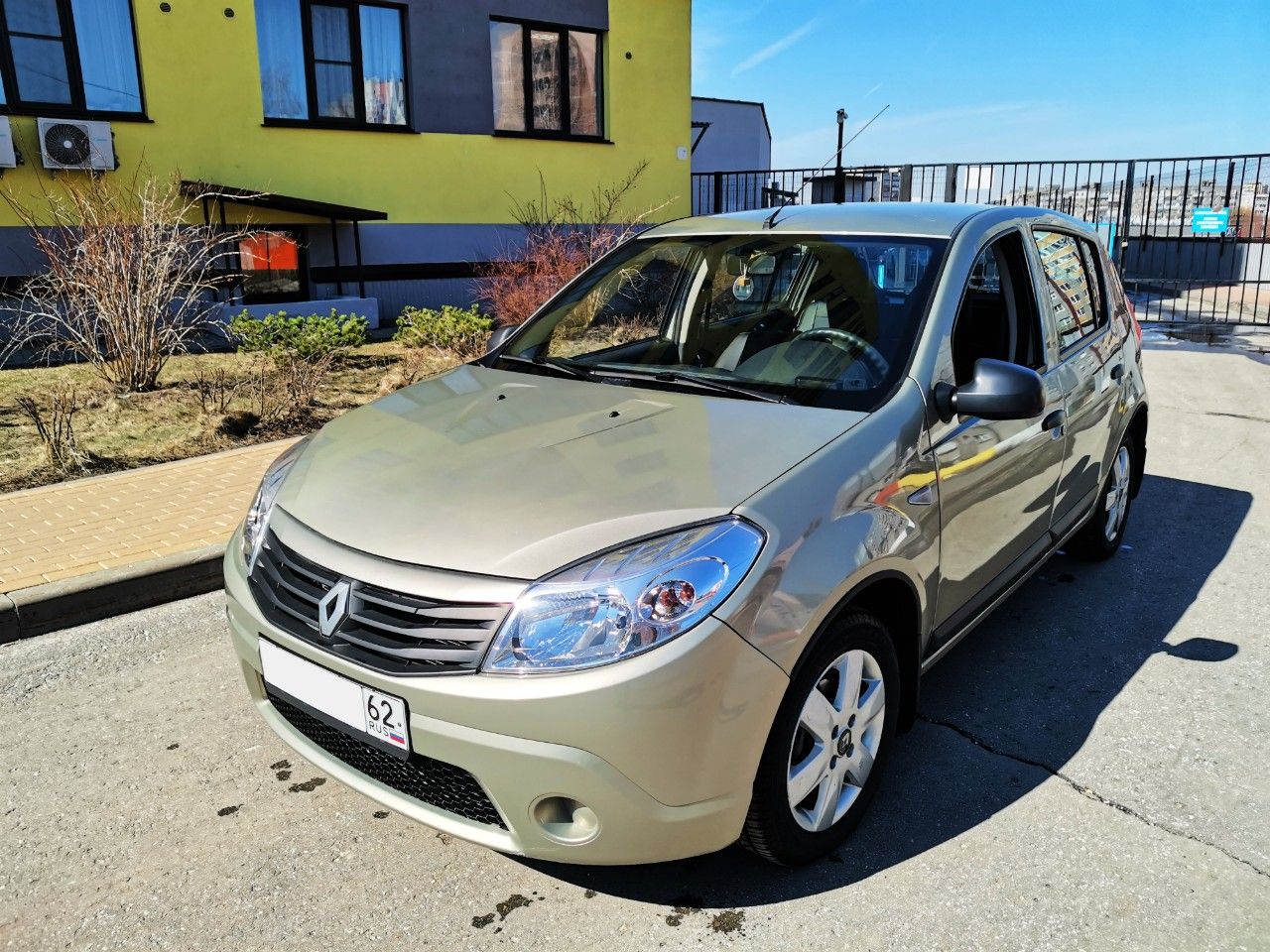 Renault Sandero: фото владельца