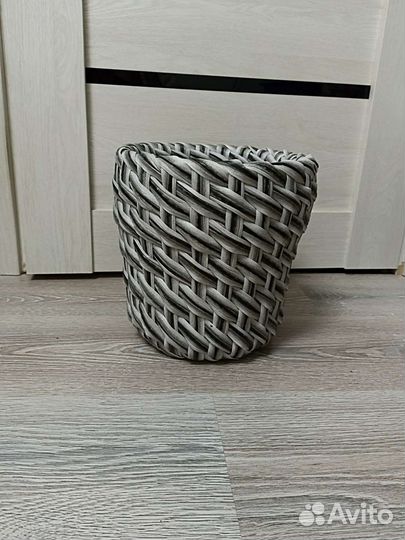 Кашпо для цветов из ротанга