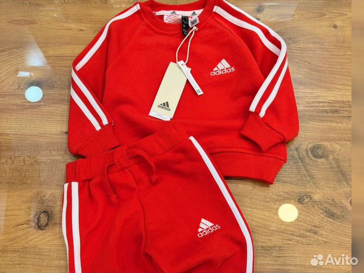 Спортивный костюм Adidas