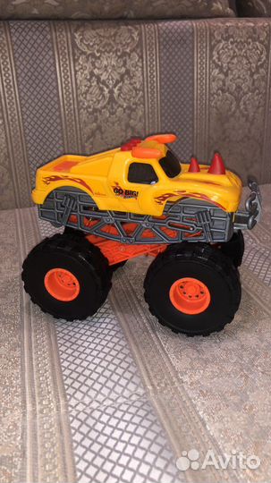 Внедорожник со звуками