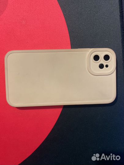 Чехлы на телефон iPhone 11
