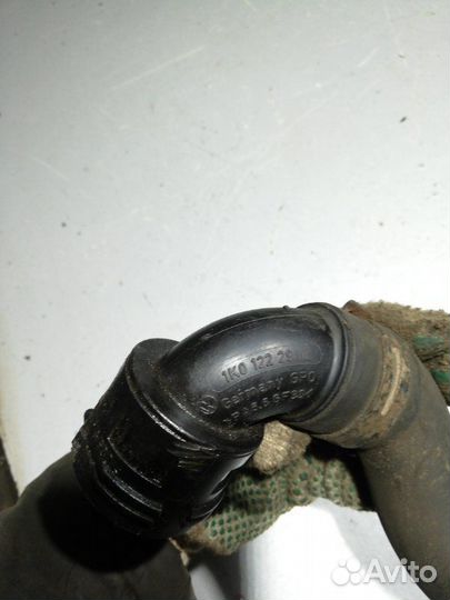 Патрубок охлаждения Volkswagen Passat B6 2.0 BPY