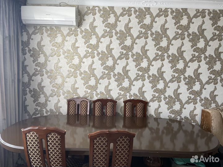 Стол деревянный со стульями