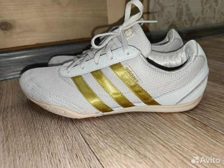 Кроссовки adidas neo 38 р