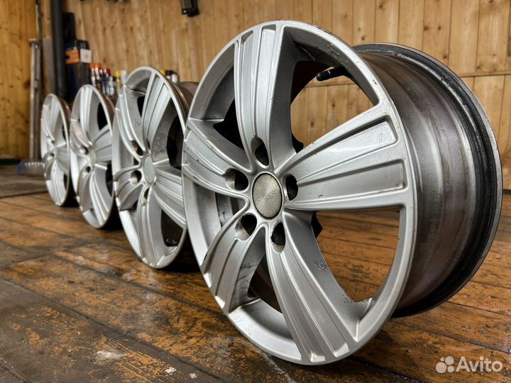Продам литые диски R16