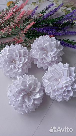 Белые бантики в школу