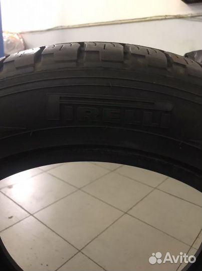 Pirelli Carrier Winter 215/60 R17