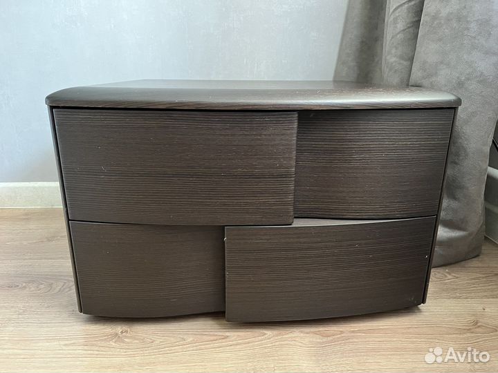 Тумба прикроватная