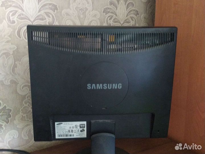 Монитор Samsung