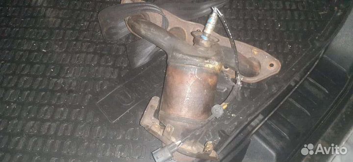 Коллектор выпускной с катализатором и лямбда-зонд