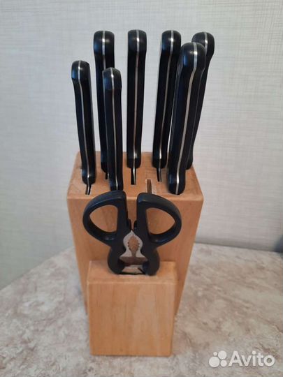 Набор кухонных ножей с подставкой