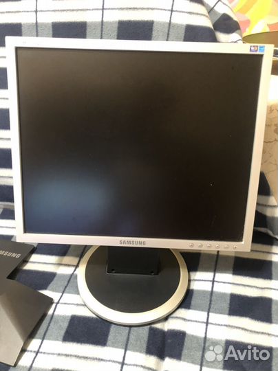 Монитор Samsung 940 n