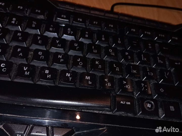 Roccat Isku FX Игровая клавиатура с подсветкой