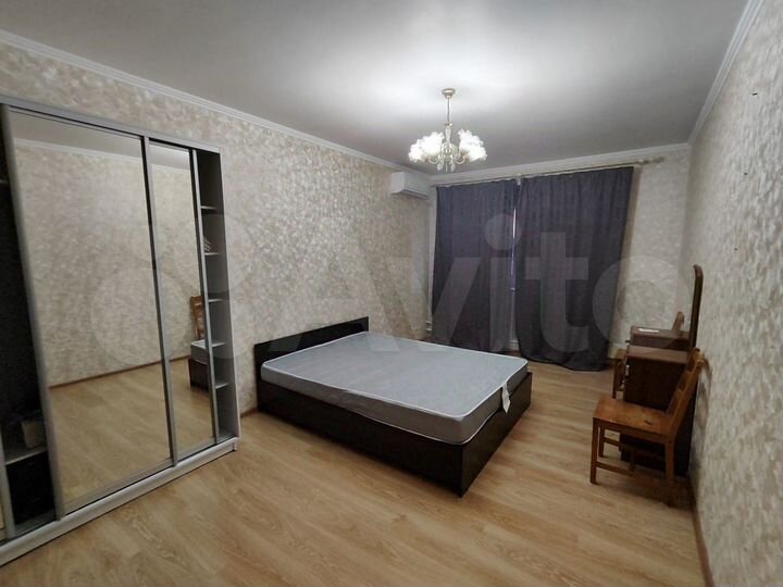 3-к. квартира, 90 м², 6/16 эт.