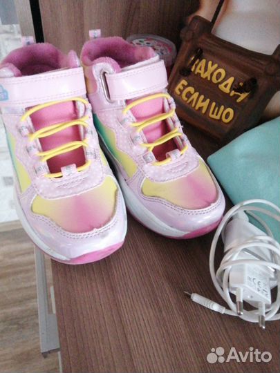 Продам ботинки новые