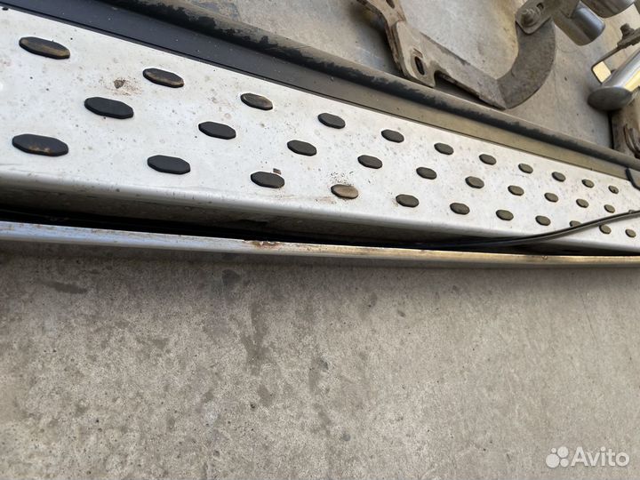 Пороги и задний обвес на toyota RAV4