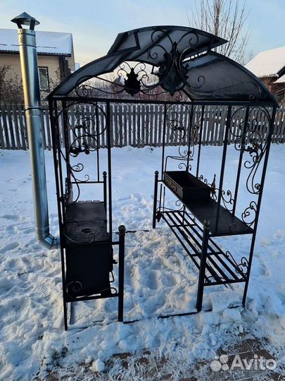 Мангальная зона с крышей