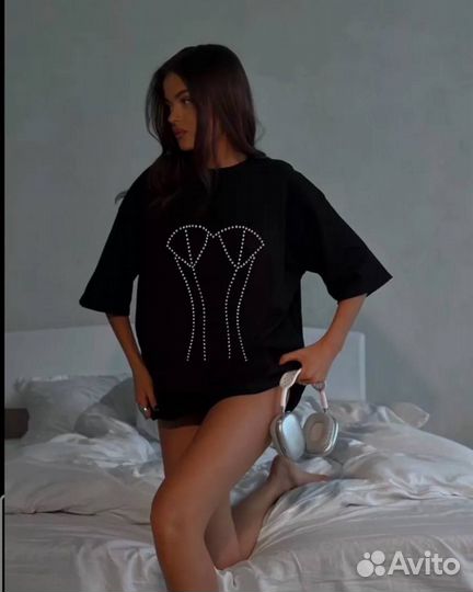 Футболка со стразами корсет