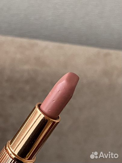 Помада Charlotte Tilbury pillow talk