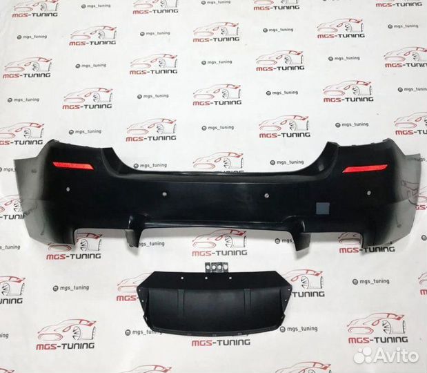Задний бампер в стиле М5 на BMW F10 под окрас