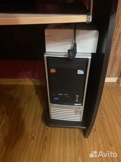 Компьютерный стол