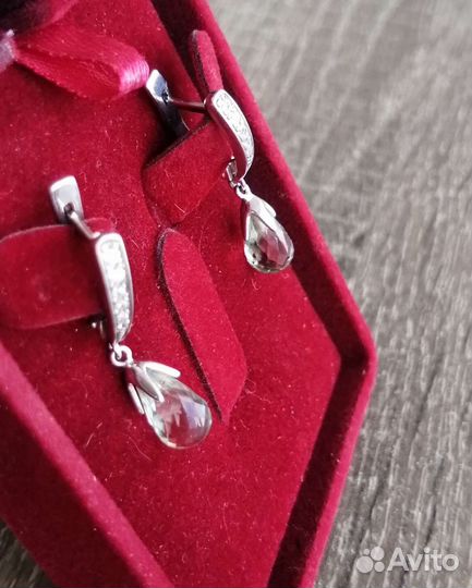 Серебряные серьги, бриолет