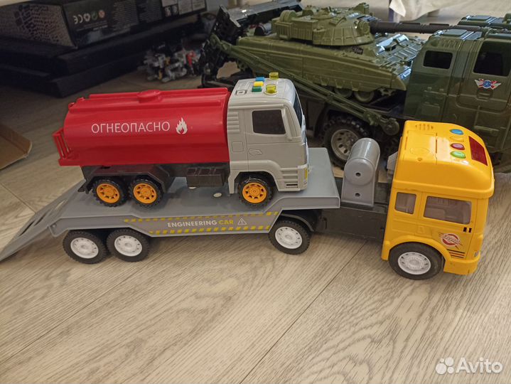 Эвакуатор игрушка с бензовозом