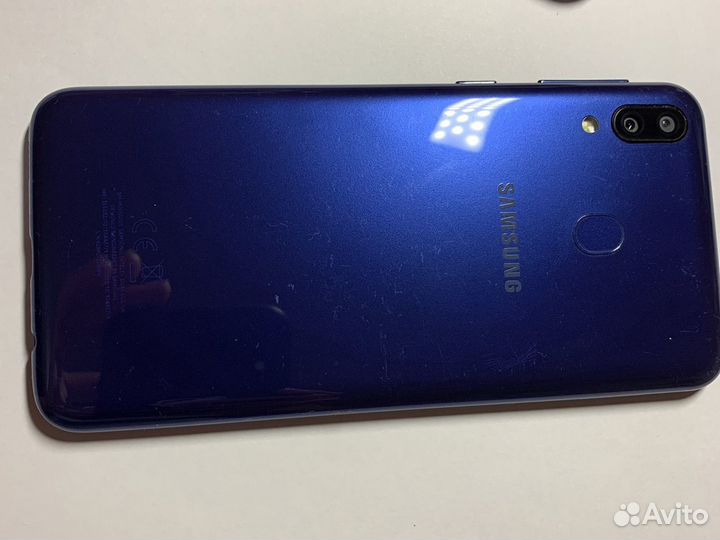 Samsung Galaxy M20, 4/64 ГБ