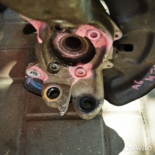 Кулак поворотный правый Audi A6 C6