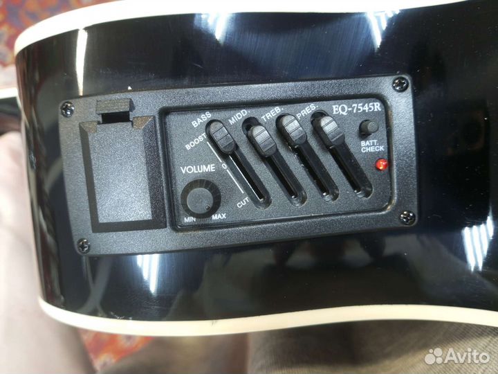 Гитара электроакустическая черная новая