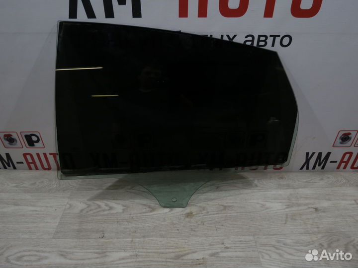 Стекло заднее левое Ford Focus 3