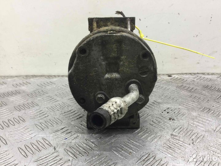 Компрессор кондиционера Renault Megane 7700105765;