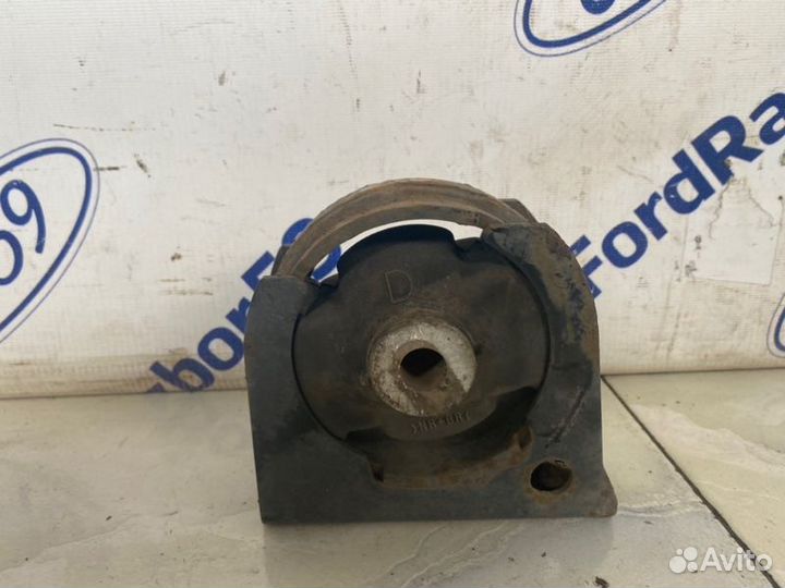 Подушка двигателя передняя Toyota Avensis T270